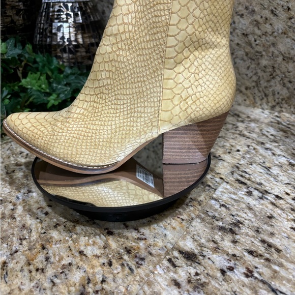 Arider Girl Danika faux snake skin ankle boots • Size 7M - Picture 2 of 7